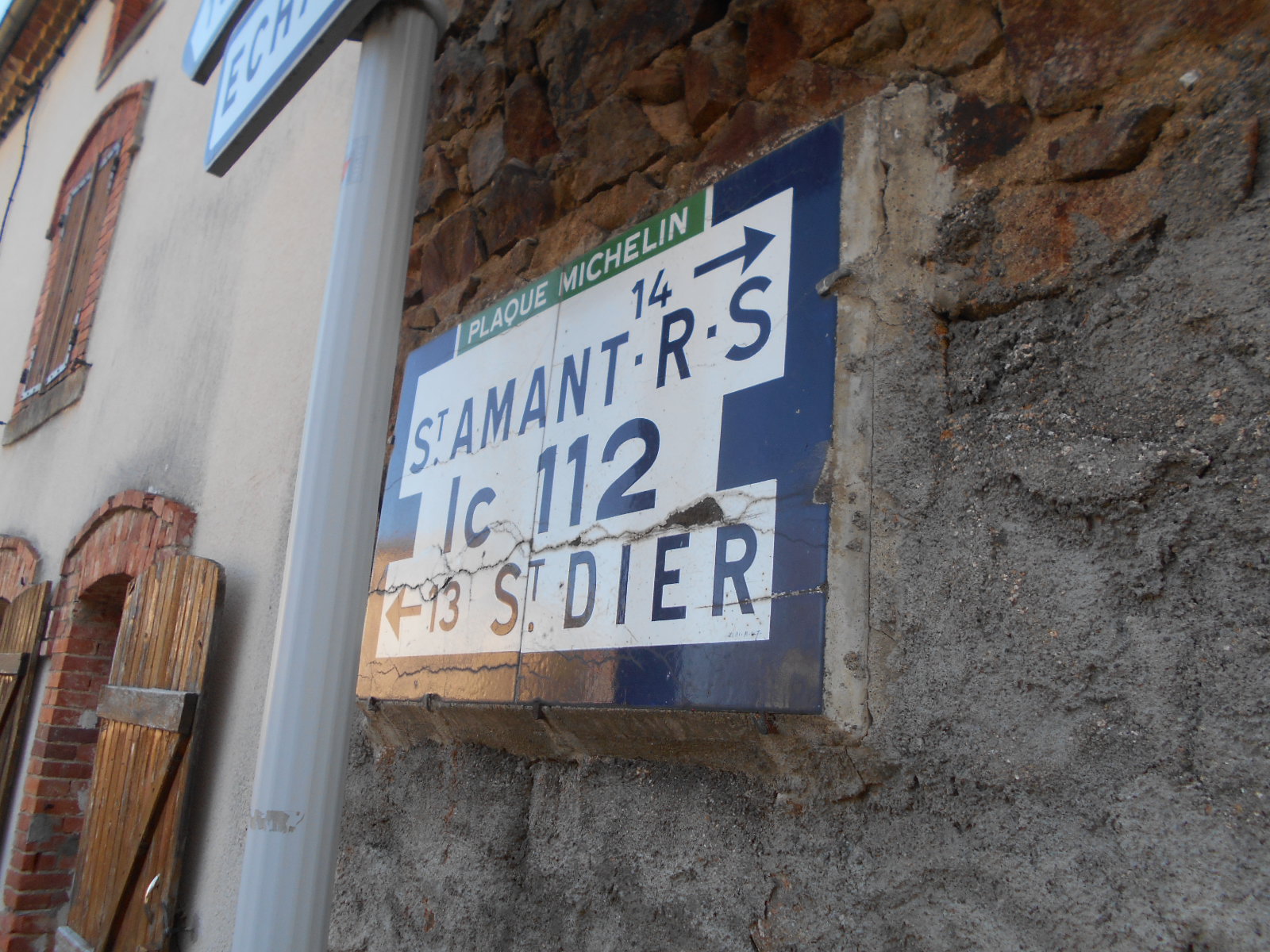 63590 Auzelles (1)