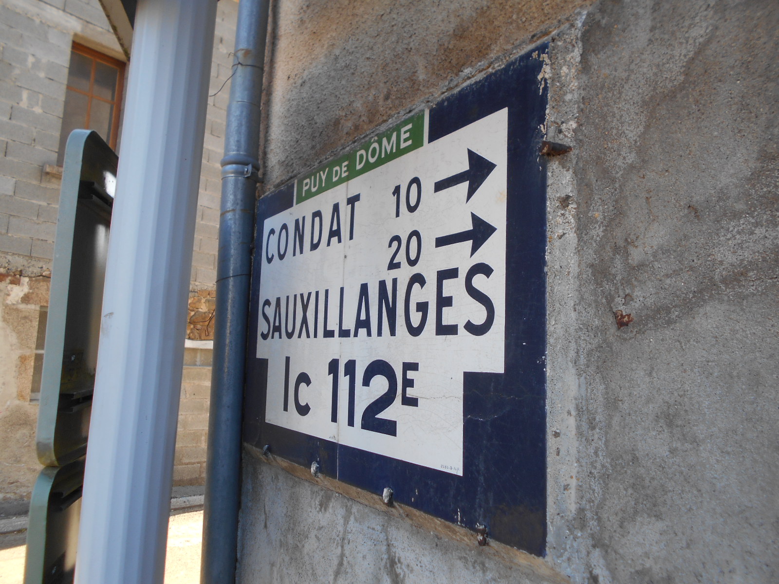 63590 Auzelles (2)